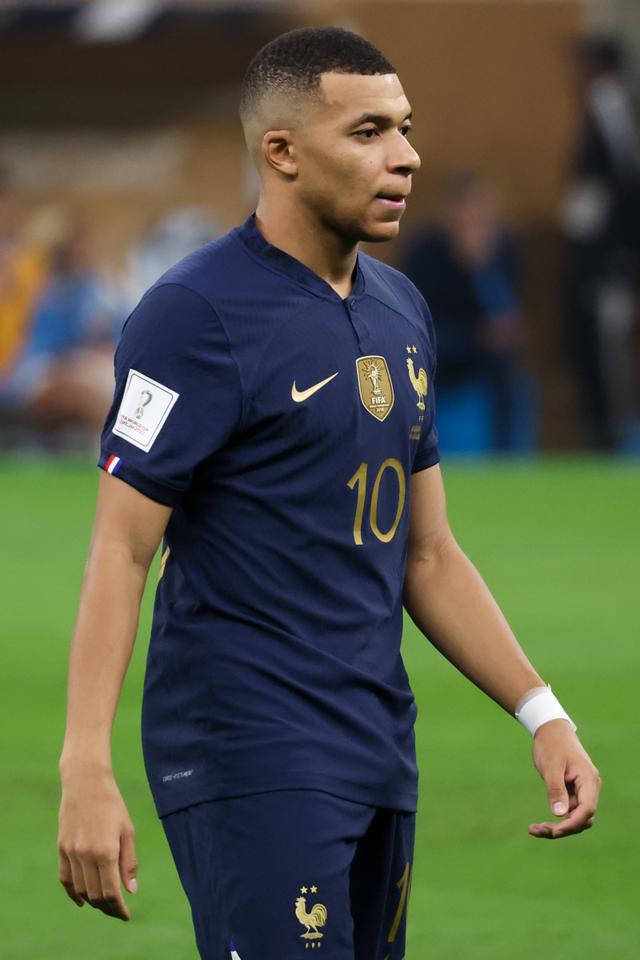 开云sport-世界杯球员突破自我，表现堪称完美