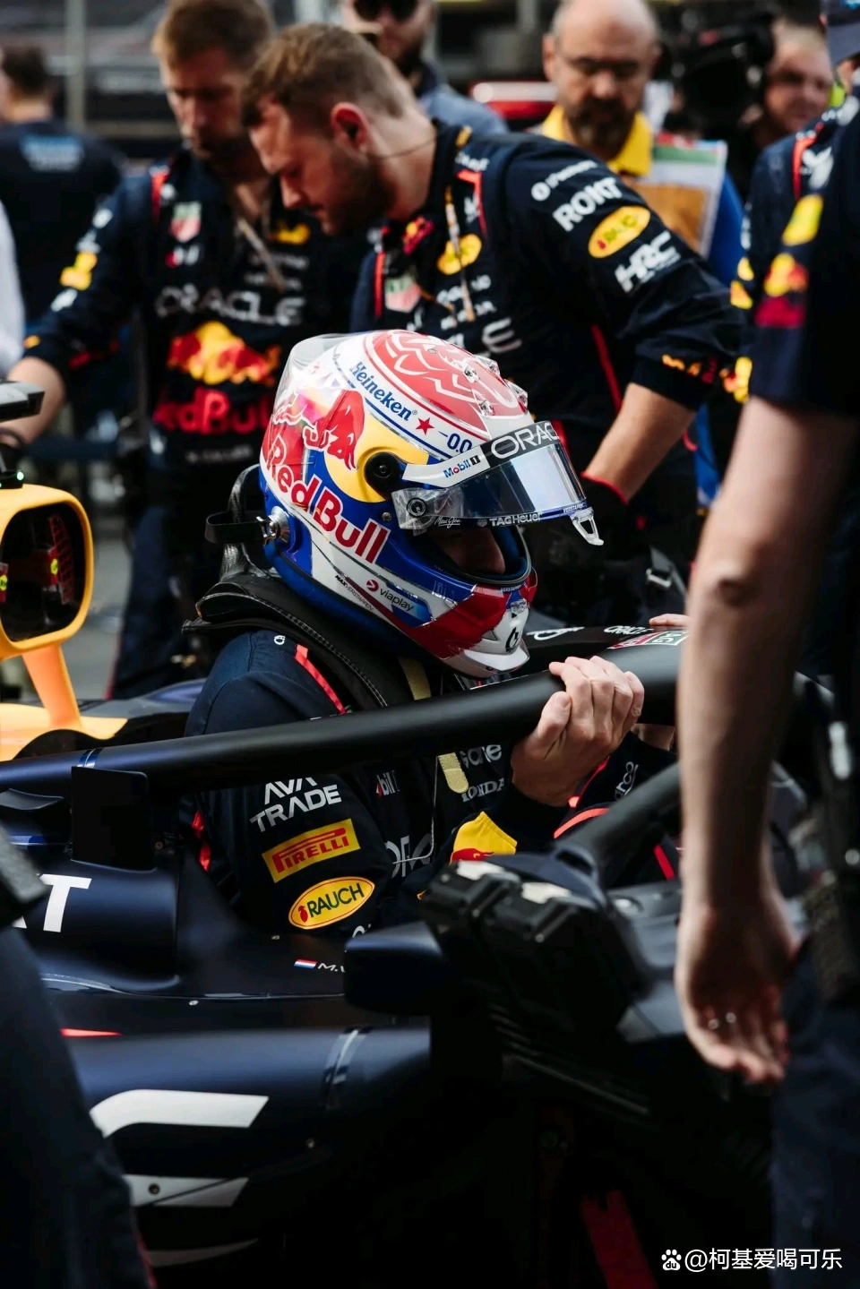 红牛二队横扫威廉姆斯，维斯塔潘点燃赛场