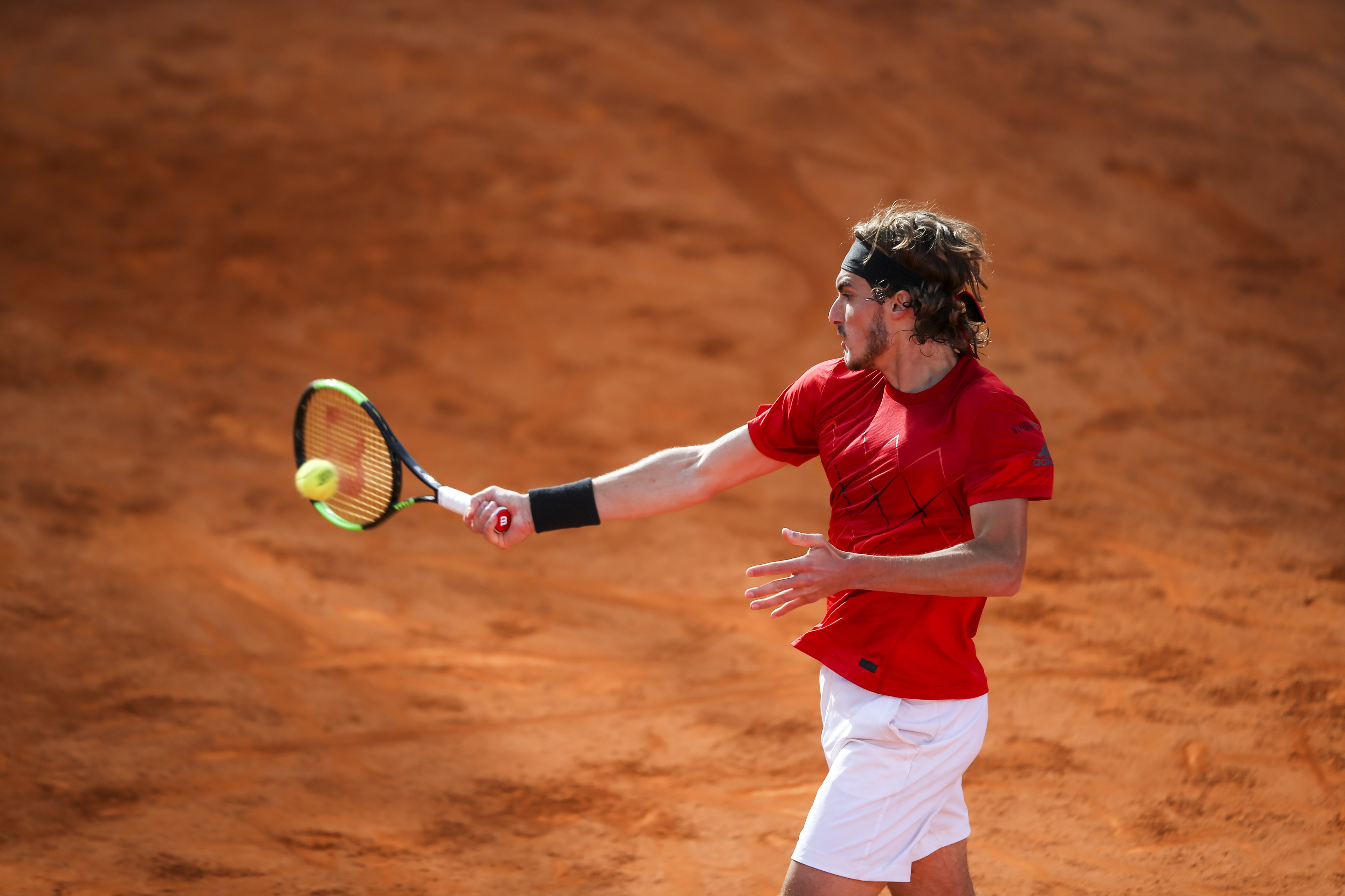 拉沃尔杯险胜联合杯，西西帕斯惊艳四座