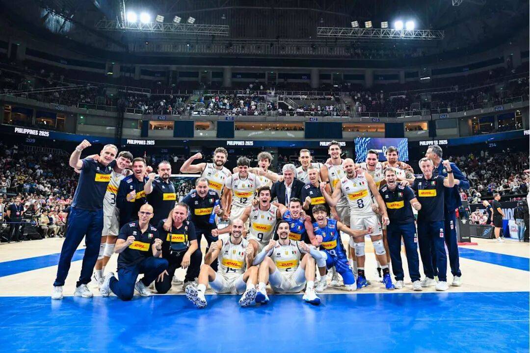 波兰队横扫英格兰队，王皓关键制胜