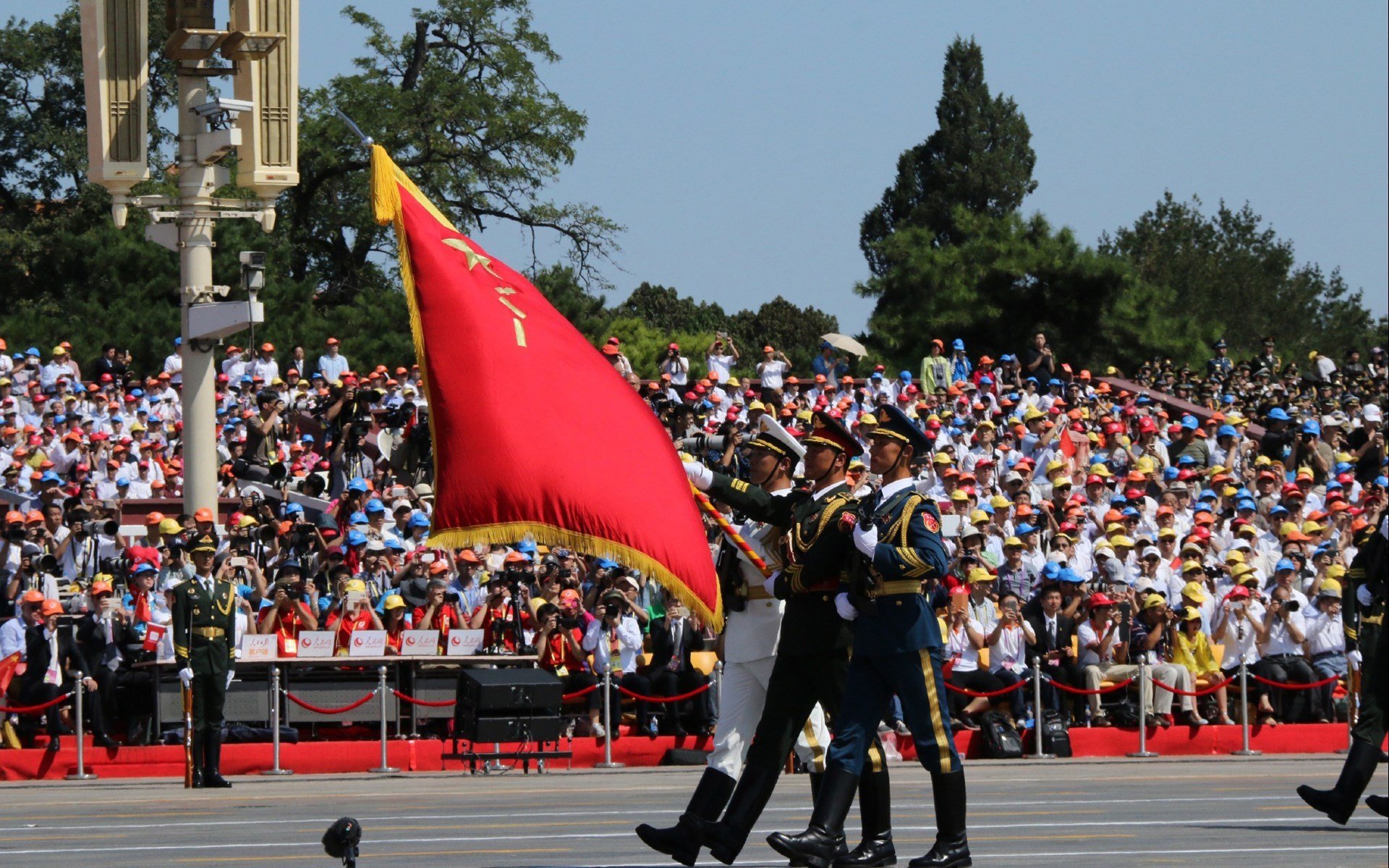 欧冠黑马诞生,奥地利力量掀翻多特蒙德,布鲁诺淘汰赛接管比赛