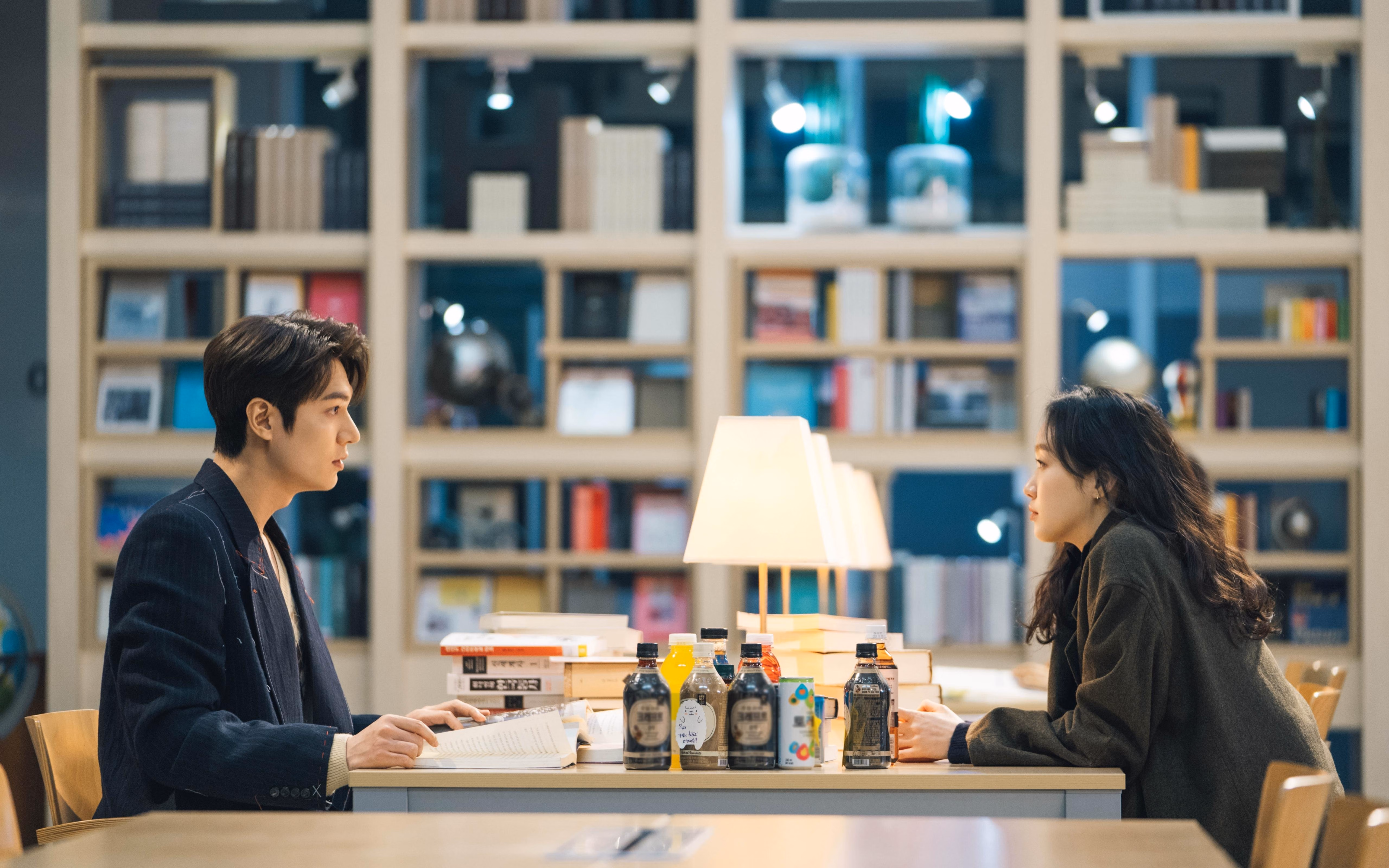 开云sport-月亮，为F1街道赛之夜画上句号